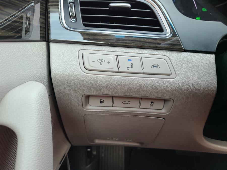 2017 Hyundai Sonata Hybrid Limited 2.0L, available for sale in Waterbury, Connecticut | National Auto Brokers, Inc.. Waterbury, Connecticut 2017 Hyundai Sonata Hybrid Limited 2.0L, available for sale in Waterbury, Connecticut | National Auto Brokers, Inc.. Waterbury, Connecticut