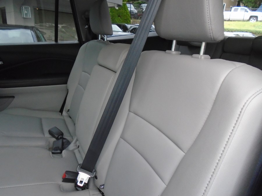 2017 Honda Pilot EX-L w/Navigation AWD, available for sale in Waterbury, Connecticut | Jim Juliani Motors. Waterbury, Connecticut 2017 Honda Pilot EX-L w/Navigation AWD, available for sale in Waterbury, Connecticut | Jim Juliani Motors. Waterbury, Connecticut