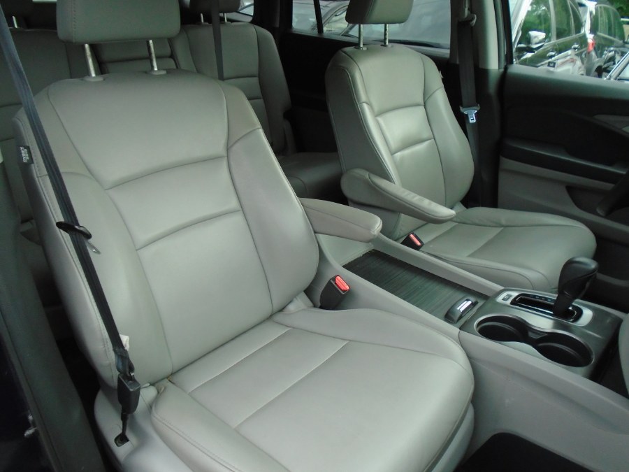 2017 Honda Pilot EX-L w/Navigation AWD, available for sale in Waterbury, Connecticut | Jim Juliani Motors. Waterbury, Connecticut 2017 Honda Pilot EX-L w/Navigation AWD, available for sale in Waterbury, Connecticut | Jim Juliani Motors. Waterbury, Connecticut