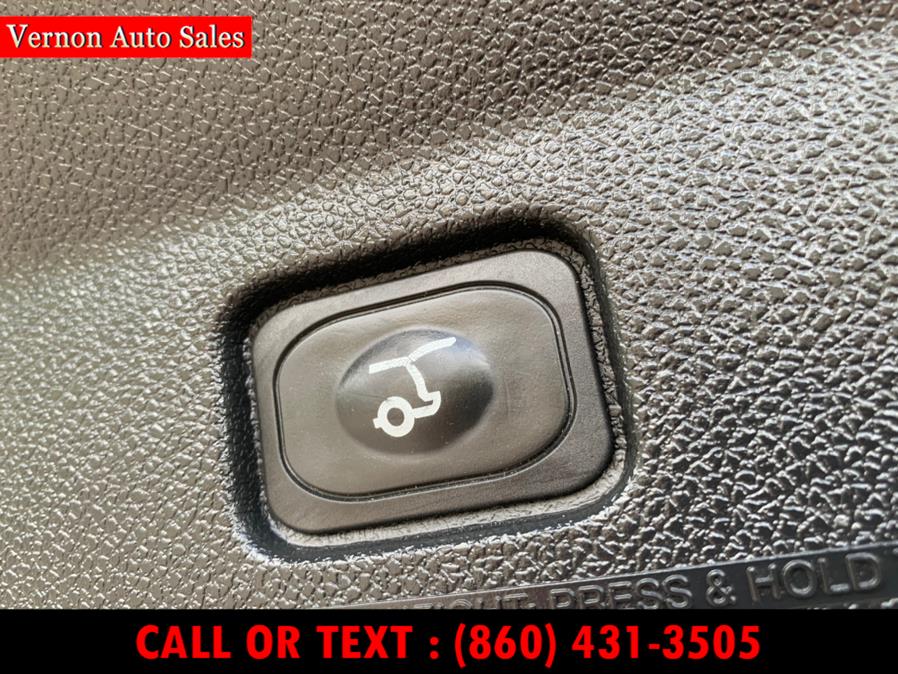 2017 Ford Explorer XLT 4WD, available for sale in Manchester, Connecticut | Vernon Auto Sale & Service. Manchester, Connecticut 2017 Ford Explorer XLT 4WD, available for sale in Manchester, Connecticut | Vernon Auto Sale & Service. Manchester, Connecticut