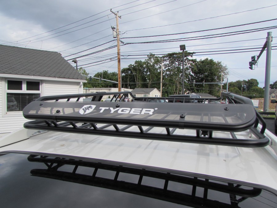2003 Lexus LX 470 4dr SUV, available for sale in Milford, Connecticut | Chip's Auto Sales Inc. Milford, Connecticut 2003 Lexus LX 470 4dr SUV, available for sale in Milford, Connecticut | Chip's Auto Sales Inc. Milford, Connecticut
