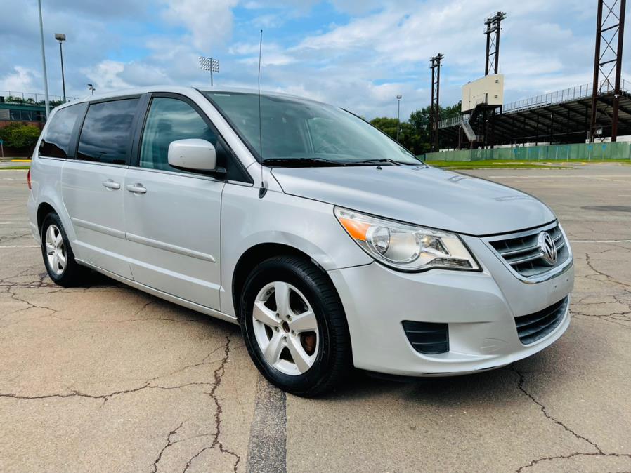 2010 Volkswagen Routan 4dr Wgn SE w/RSE & Navigation, available for sale in New Britain, Connecticut | Supreme Automotive. New Britain, Connecticut