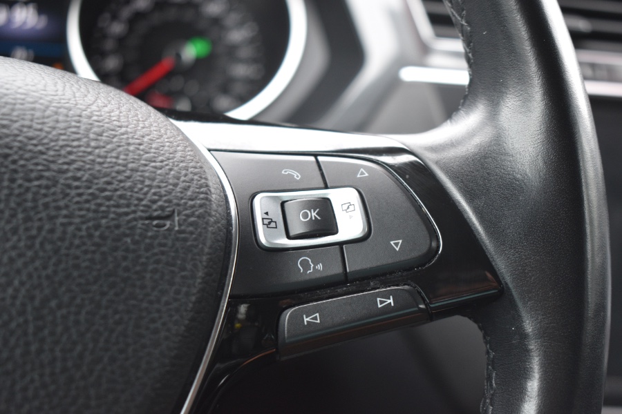 Used Volkswagen Tiguan 2.0T SE 4MOTION 2018 | Hillside Auto Mall Inc.. Jamaica, New York Used Volkswagen Tiguan 2.0T SE 4MOTION 2018 | Hillside Auto Mall Inc.. Jamaica, New York