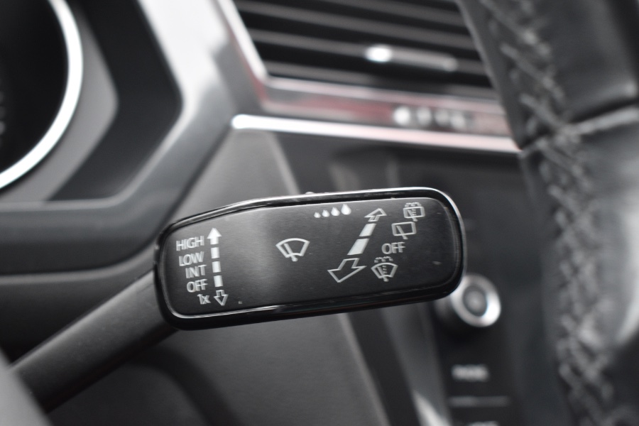 Used Volkswagen Tiguan 2.0T SE 4MOTION 2018 | Hillside Auto Mall Inc.. Jamaica, New York Used Volkswagen Tiguan 2.0T SE 4MOTION 2018 | Hillside Auto Mall Inc.. Jamaica, New York