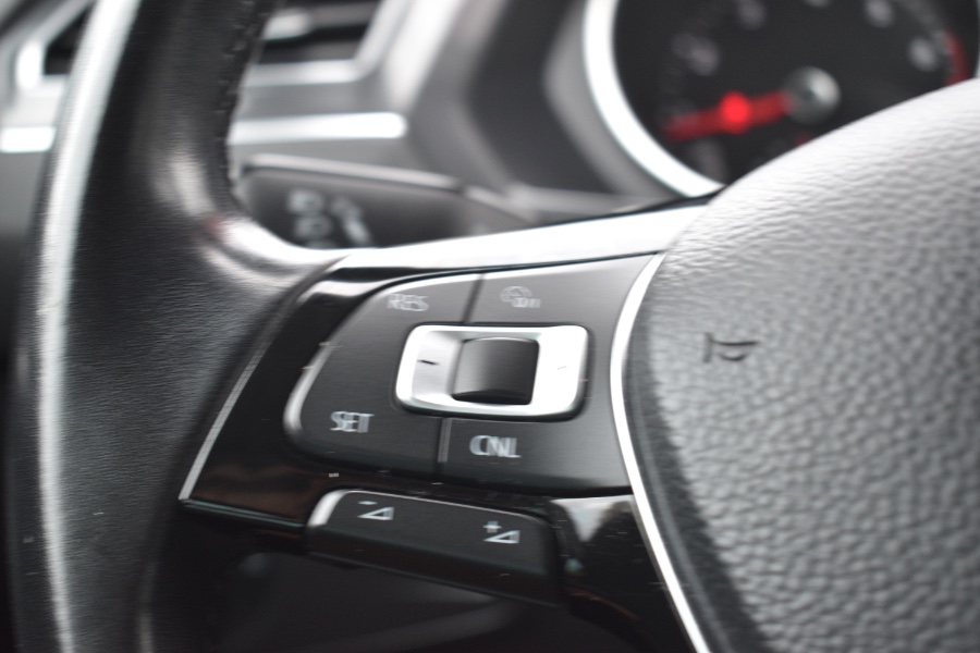 Used Volkswagen Tiguan 2.0T SE 4MOTION 2018 | Hillside Auto Mall Inc.. Jamaica, New York Used Volkswagen Tiguan 2.0T SE 4MOTION 2018 | Hillside Auto Mall Inc.. Jamaica, New York