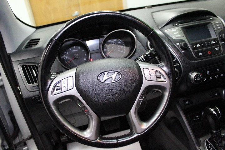 Used Hyundai Tucson AWD 4dr SE 2015 | New England Auto Sales LLC. Plainville, Connecticut Used Hyundai Tucson AWD 4dr SE 2015 | New England Auto Sales LLC. Plainville, Connecticut