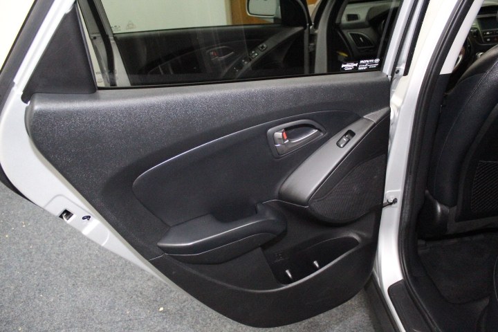 Used Hyundai Tucson AWD 4dr SE 2015 | New England Auto Sales LLC. Plainville, Connecticut Used Hyundai Tucson AWD 4dr SE 2015 | New England Auto Sales LLC. Plainville, Connecticut