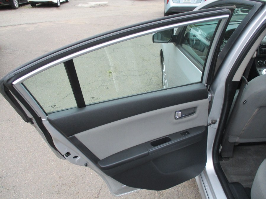 Used Nissan Sentra 4dr Sdn I4 CVT 2.0 SR 2012 | Cos Central Auto. Meriden, Connecticut Used Nissan Sentra 4dr Sdn I4 CVT 2.0 SR 2012 | Cos Central Auto. Meriden, Connecticut