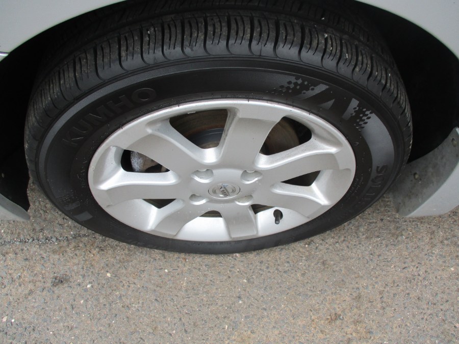 Used Nissan Sentra 4dr Sdn I4 CVT 2.0 SR 2012 | Cos Central Auto. Meriden, Connecticut Used Nissan Sentra 4dr Sdn I4 CVT 2.0 SR 2012 | Cos Central Auto. Meriden, Connecticut