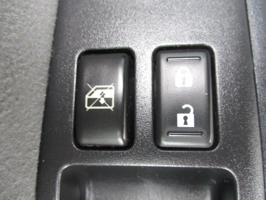 Used Nissan Sentra 4dr Sdn I4 CVT 2.0 SR 2012 | Cos Central Auto. Meriden, Connecticut Used Nissan Sentra 4dr Sdn I4 CVT 2.0 SR 2012 | Cos Central Auto. Meriden, Connecticut