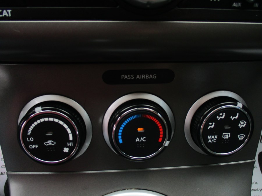 Used Nissan Sentra 4dr Sdn I4 CVT 2.0 SR 2012 | Cos Central Auto. Meriden, Connecticut Used Nissan Sentra 4dr Sdn I4 CVT 2.0 SR 2012 | Cos Central Auto. Meriden, Connecticut