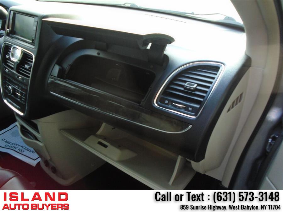 Used Chrysler Town And Country Touring 4dr Mini Van 2014 | Island Auto Buyers. West Babylon, New York Used Chrysler Town And Country Touring 4dr Mini Van 2014 | Island Auto Buyers. West Babylon, New York