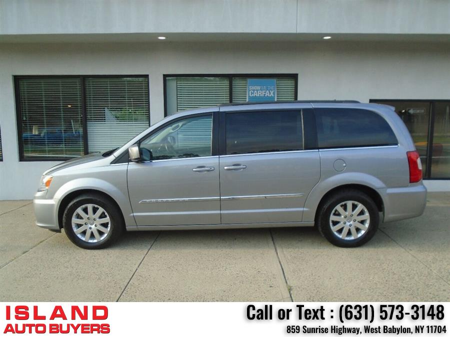Used Chrysler Town And Country Touring 4dr Mini Van 2014 | Island Auto Buyers. West Babylon, New York Used Chrysler Town And Country Touring 4dr Mini Van 2014 | Island Auto Buyers. West Babylon, New York