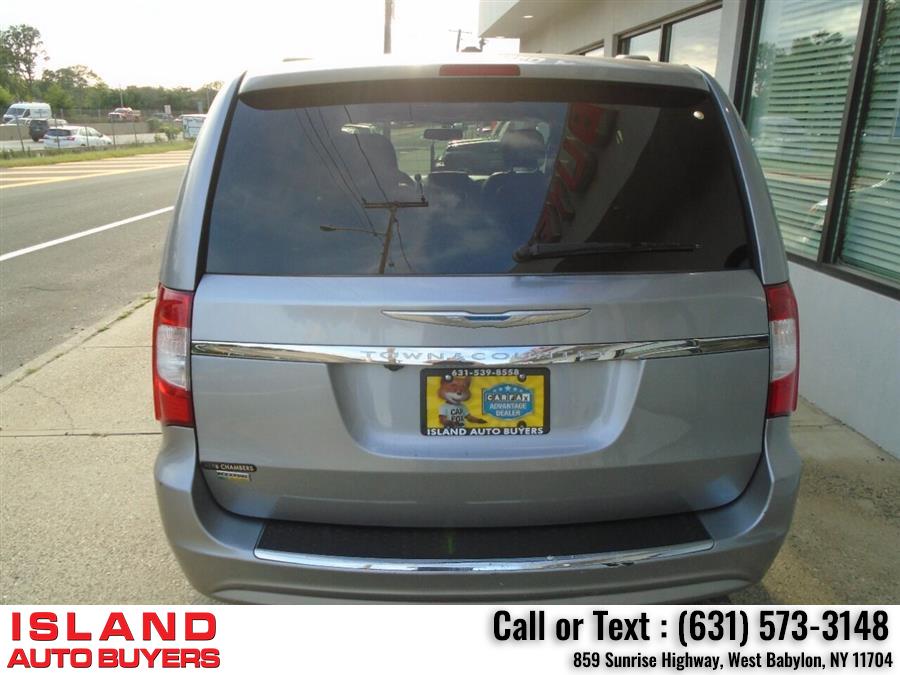 Used Chrysler Town And Country Touring 4dr Mini Van 2014 | Island Auto Buyers. West Babylon, New York Used Chrysler Town And Country Touring 4dr Mini Van 2014 | Island Auto Buyers. West Babylon, New York
