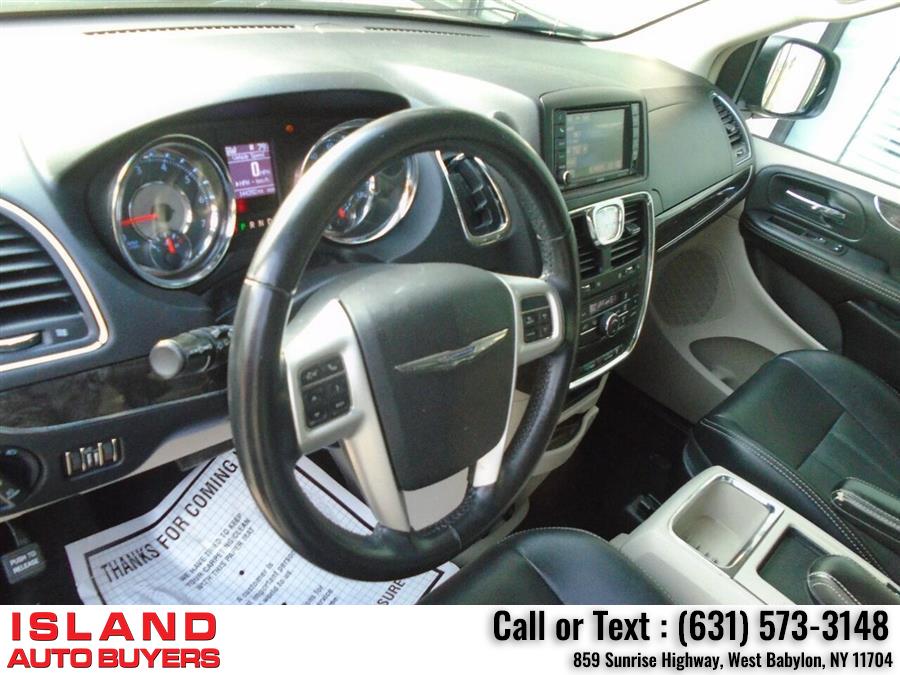 Used Chrysler Town And Country Touring 4dr Mini Van 2014 | Island Auto Buyers. West Babylon, New York Used Chrysler Town And Country Touring 4dr Mini Van 2014 | Island Auto Buyers. West Babylon, New York