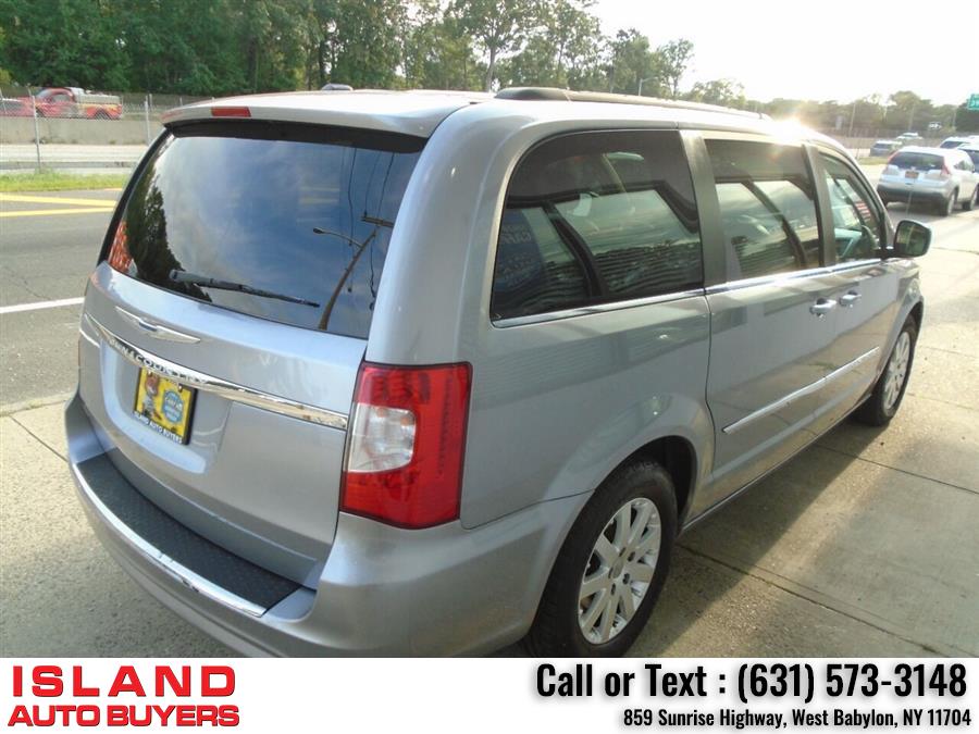 Used Chrysler Town And Country Touring 4dr Mini Van 2014 | Island Auto Buyers. West Babylon, New York Used Chrysler Town And Country Touring 4dr Mini Van 2014 | Island Auto Buyers. West Babylon, New York