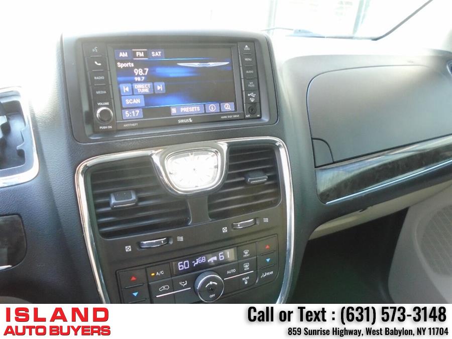 Used Chrysler Town And Country Touring 4dr Mini Van 2014 | Island Auto Buyers. West Babylon, New York Used Chrysler Town And Country Touring 4dr Mini Van 2014 | Island Auto Buyers. West Babylon, New York