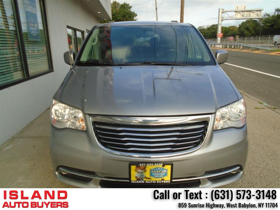 Used Chrysler Town And Country Touring 4dr Mini Van 2014 | Island Auto Buyers. West Babylon, New York Used Chrysler Town And Country Touring 4dr Mini Van 2014 | Island Auto Buyers. West Babylon, New York