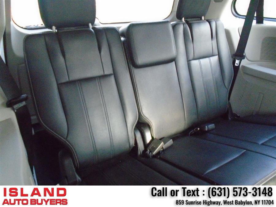 Used Chrysler Town And Country Touring 4dr Mini Van 2014 | Island Auto Buyers. West Babylon, New York Used Chrysler Town And Country Touring 4dr Mini Van 2014 | Island Auto Buyers. West Babylon, New York
