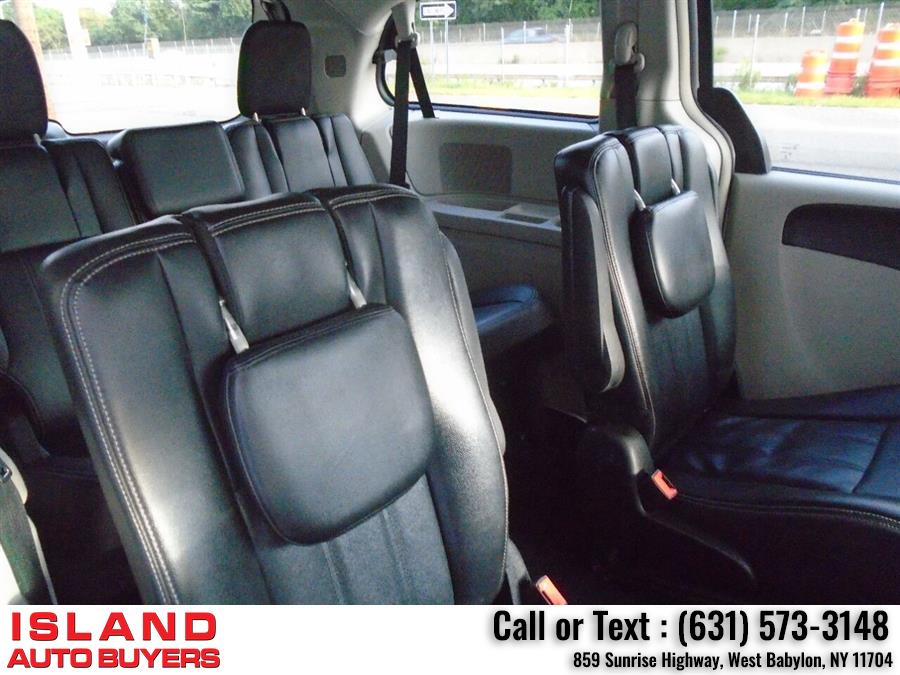 Used Chrysler Town And Country Touring 4dr Mini Van 2014 | Island Auto Buyers. West Babylon, New York Used Chrysler Town And Country Touring 4dr Mini Van 2014 | Island Auto Buyers. West Babylon, New York