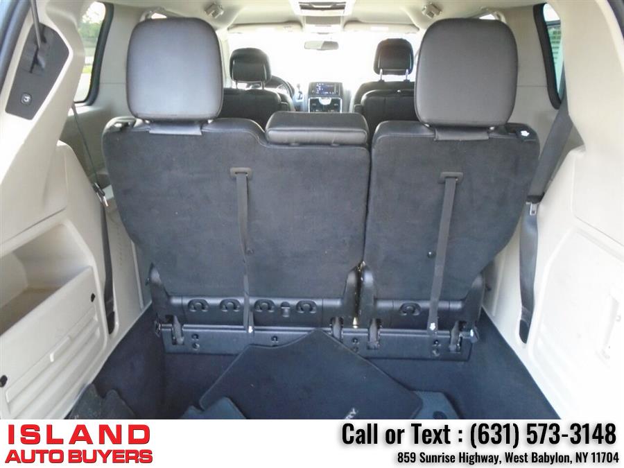 Used Chrysler Town And Country Touring 4dr Mini Van 2014 | Island Auto Buyers. West Babylon, New York Used Chrysler Town And Country Touring 4dr Mini Van 2014 | Island Auto Buyers. West Babylon, New York