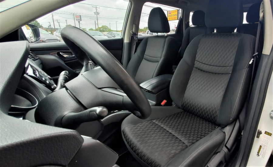 Used Nissan Rogue FWD S 2017 | Temple Hills Used Car. Temple Hills, Maryland Used Nissan Rogue FWD S 2017 | Temple Hills Used Car. Temple Hills, Maryland