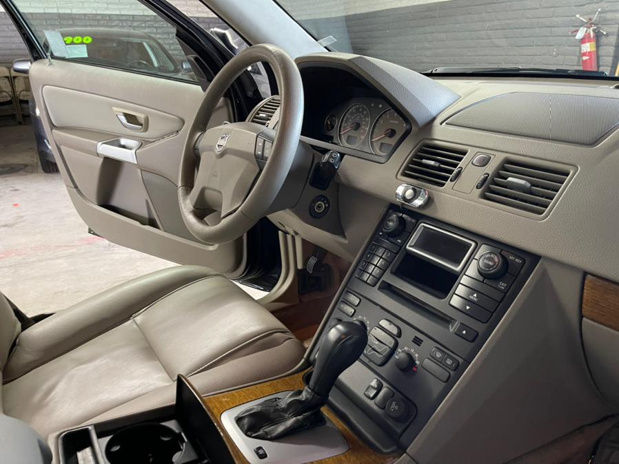2006 Volvo XC90 2.5L Turbo Auto w/Sunroof/3rd Row, available for sale in Garden Grove, California | U Save Auto Auction. Garden Grove, California 2006 Volvo XC90 2.5L Turbo Auto w/Sunroof/3rd Row, available for sale in Garden Grove, California | U Save Auto Auction. Garden Grove, California