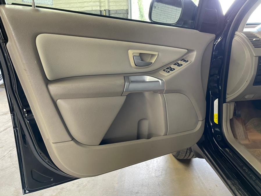 2006 Volvo XC90 2.5L Turbo Auto w/Sunroof/3rd Row, available for sale in Garden Grove, California | U Save Auto Auction. Garden Grove, California 2006 Volvo XC90 2.5L Turbo Auto w/Sunroof/3rd Row, available for sale in Garden Grove, California | U Save Auto Auction. Garden Grove, California