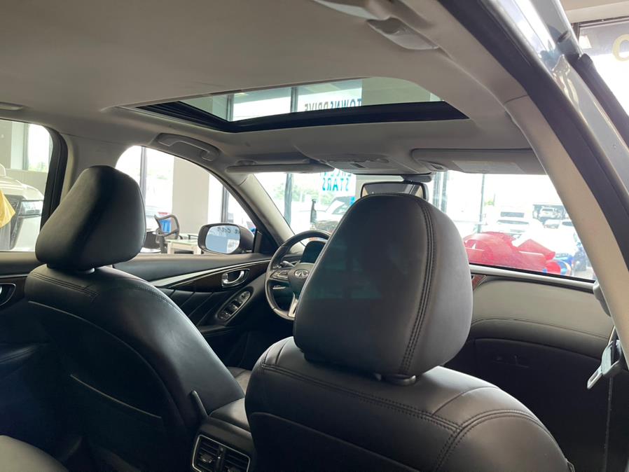 Used INFINITI Q50 3.0t LUXE AWD 2018 | 5 Towns Drive. Inwood, New York Used INFINITI Q50 3.0t LUXE AWD 2018 | 5 Towns Drive. Inwood, New York