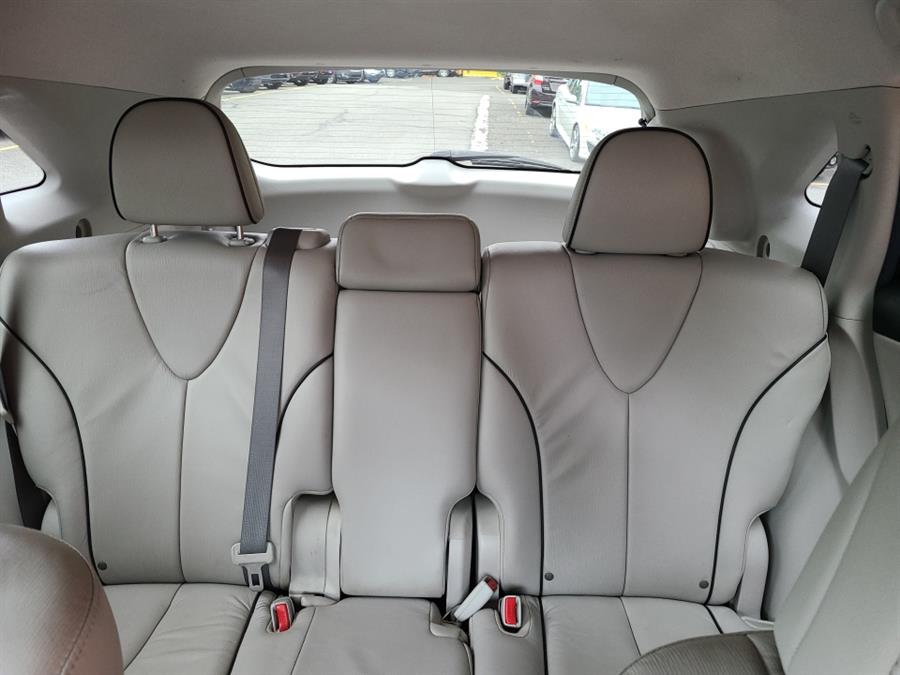 Used Toyota Venza 4dr Wgn AWD XLE 2012 | National Auto Brokers, Inc.. Waterbury, Connecticut Used Toyota Venza 4dr Wgn AWD XLE 2012 | National Auto Brokers, Inc.. Waterbury, Connecticut