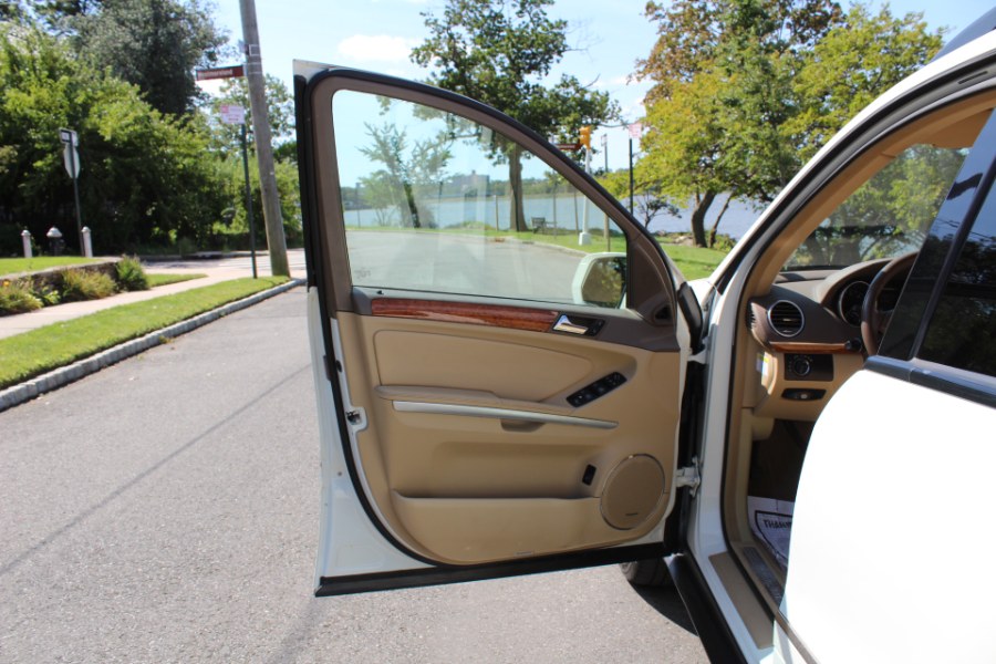 2009 Mercedes-Benz GL-Class 4MATIC 4dr 3.0L BlueTEC, available for sale in Great Neck, New York | Great Neck Car Buyers & Sellers. Great Neck, New York 2009 Mercedes-Benz GL-Class 4MATIC 4dr 3.0L BlueTEC, available for sale in Great Neck, New York | Great Neck Car Buyers & Sellers. Great Neck, New York