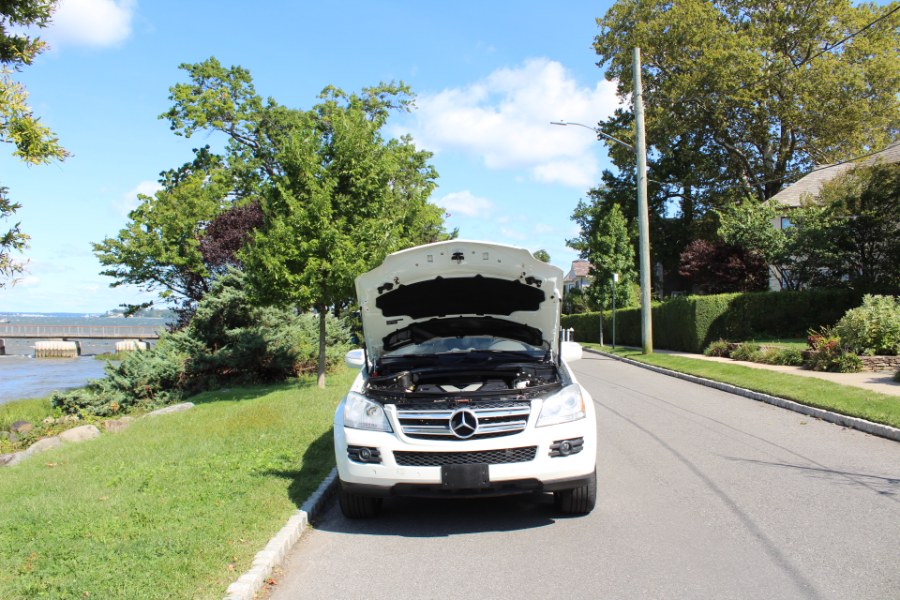 2009 Mercedes-Benz GL-Class 4MATIC 4dr 3.0L BlueTEC, available for sale in Great Neck, New York | Great Neck Car Buyers & Sellers. Great Neck, New York 2009 Mercedes-Benz GL-Class 4MATIC 4dr 3.0L BlueTEC, available for sale in Great Neck, New York | Great Neck Car Buyers & Sellers. Great Neck, New York