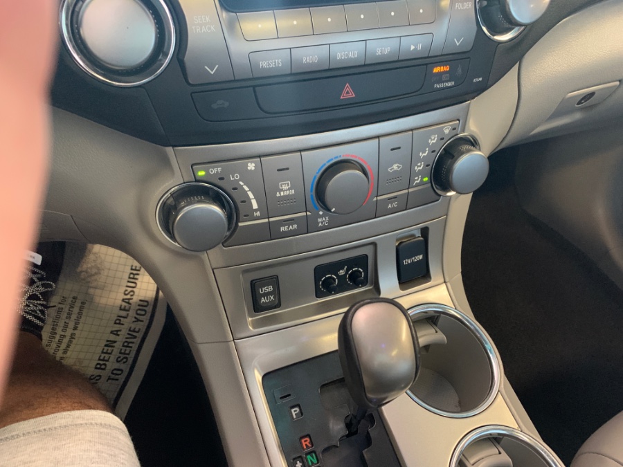 2012 Toyota Highlander 4WD 4dr V6 (Natl), available for sale in West Babylon , New York | MP Motors Inc. West Babylon , New York 2012 Toyota Highlander 4WD 4dr V6 (Natl), available for sale in West Babylon , New York | MP Motors Inc. West Babylon , New York