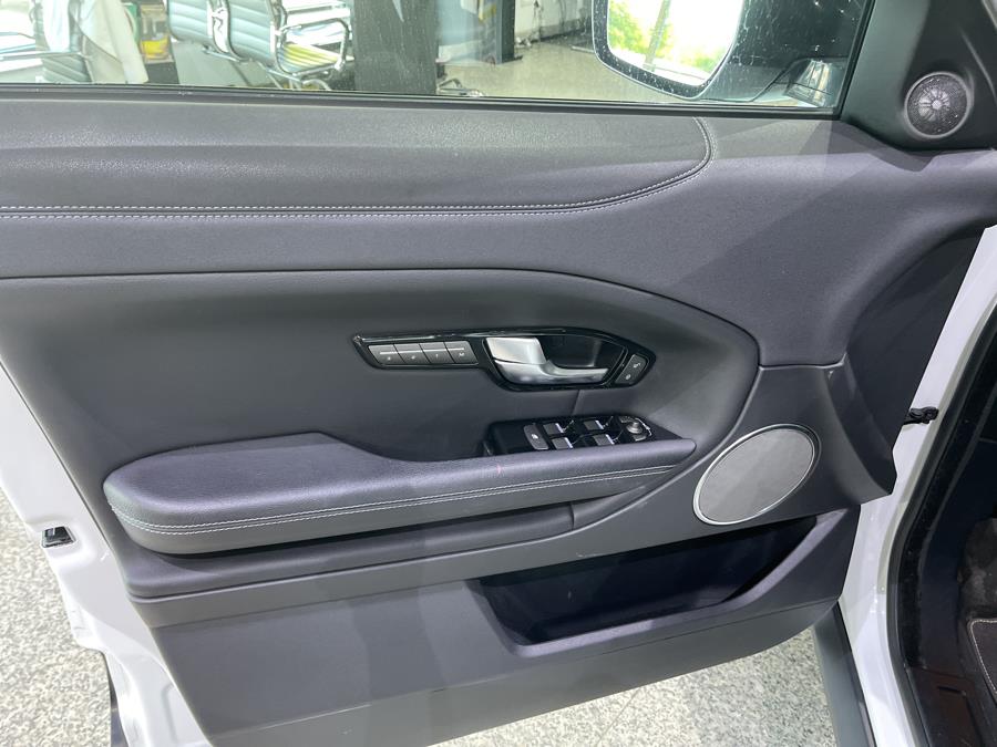 Used Land Rover Range Rover Evoque 5 Door SE Premium 2018 | Dream Car Gallery. Woodbury, New York Used Land Rover Range Rover Evoque 5 Door SE Premium 2018 | Dream Car Gallery. Woodbury, New York