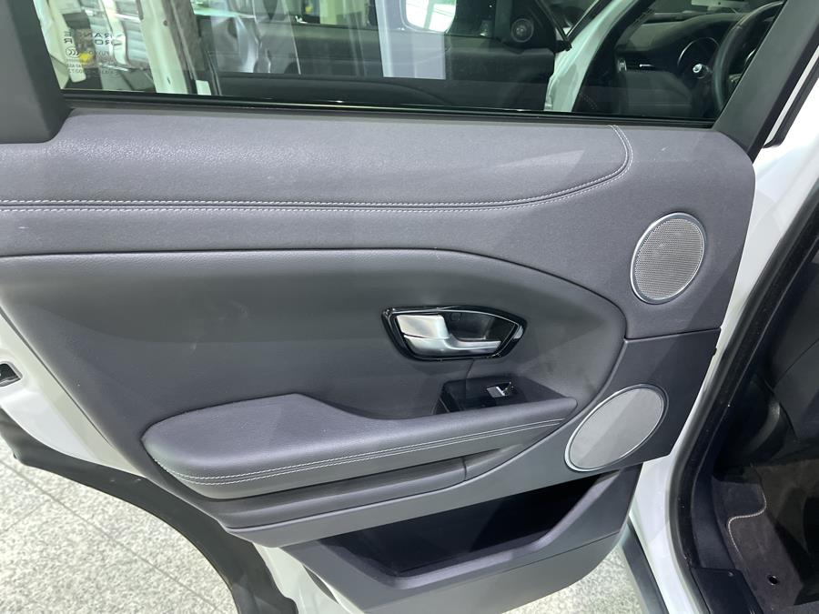 Used Land Rover Range Rover Evoque 5 Door SE Premium 2018 | Dream Car Gallery. Woodbury, New York Used Land Rover Range Rover Evoque 5 Door SE Premium 2018 | Dream Car Gallery. Woodbury, New York