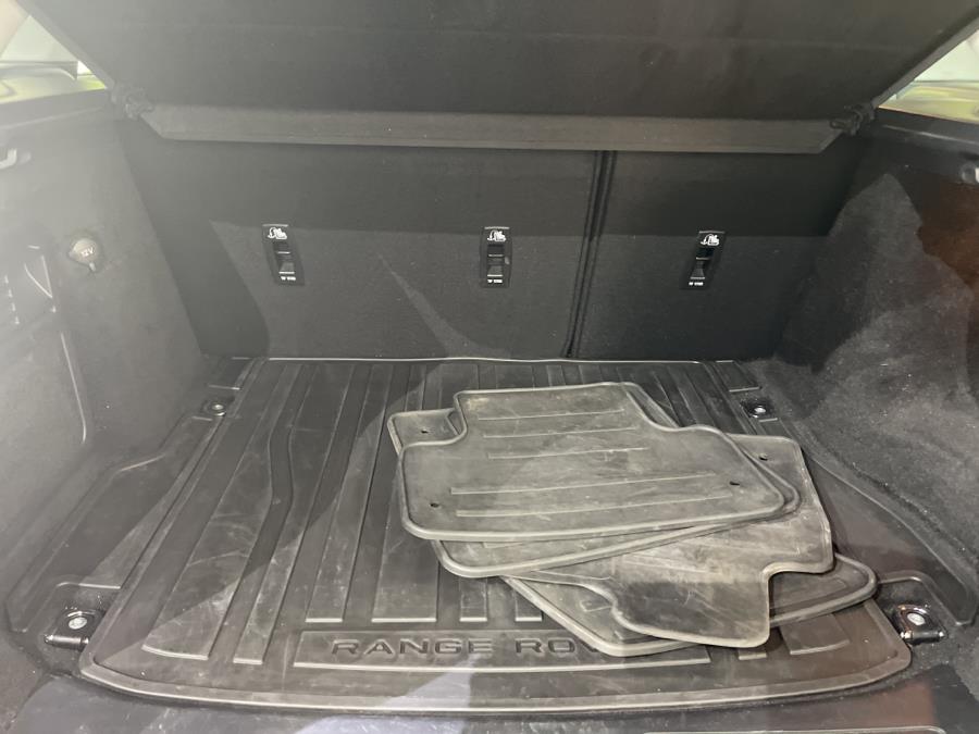 Used Land Rover Range Rover Evoque 5 Door SE Premium 2018 | Dream Car Gallery. Woodbury, New York Used Land Rover Range Rover Evoque 5 Door SE Premium 2018 | Dream Car Gallery. Woodbury, New York