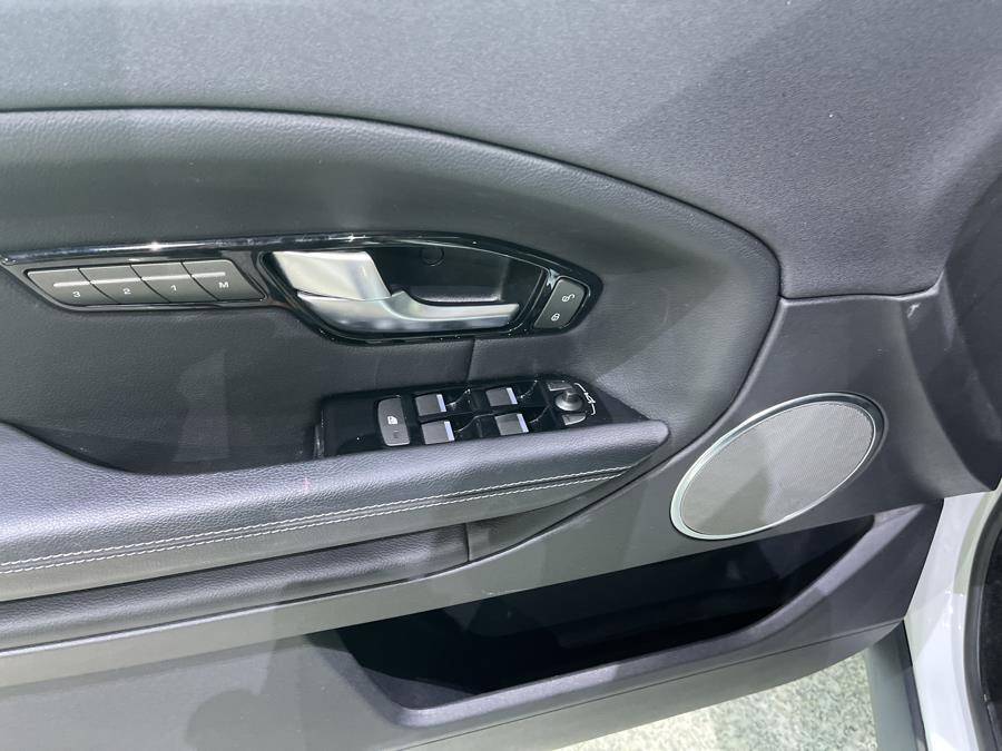 Used Land Rover Range Rover Evoque 5 Door SE Premium 2018 | Dream Car Gallery. Woodbury, New York Used Land Rover Range Rover Evoque 5 Door SE Premium 2018 | Dream Car Gallery. Woodbury, New York