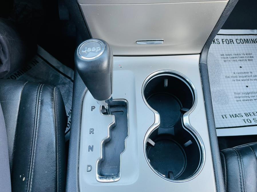 Used Jeep Grand Cherokee 4WD 4dr Laredo 2011 | Supreme Automotive. New Britain, Connecticut Used Jeep Grand Cherokee 4WD 4dr Laredo 2011 | Supreme Automotive. New Britain, Connecticut