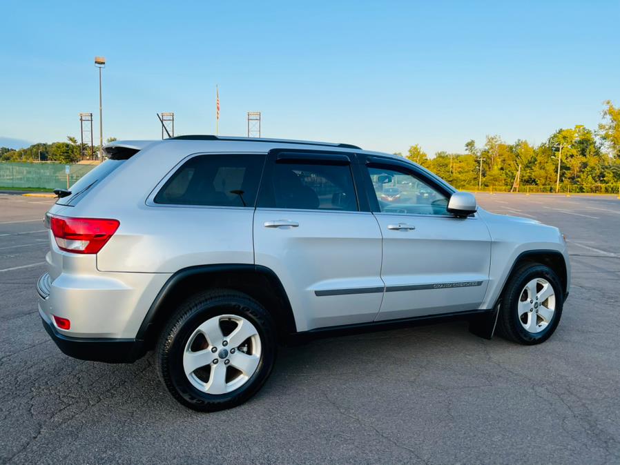 Used Jeep Grand Cherokee 4WD 4dr Laredo 2011 | Supreme Automotive. New Britain, Connecticut Used Jeep Grand Cherokee 4WD 4dr Laredo 2011 | Supreme Automotive. New Britain, Connecticut