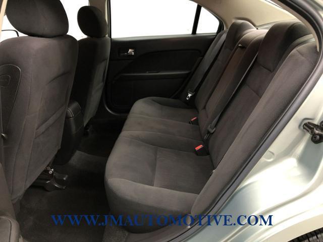 Used Mercury Milan 4dr Sdn I4 FWD 2008 | J&M Automotive Sls&Svc LLC. Naugatuck, Connecticut Used Mercury Milan 4dr Sdn I4 FWD 2008 | J&M Automotive Sls&Svc LLC. Naugatuck, Connecticut
