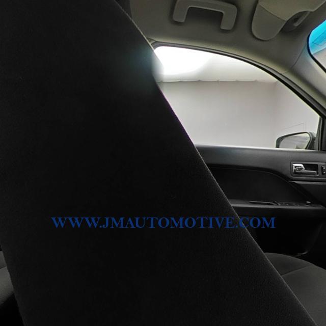 Used Mercury Milan 4dr Sdn I4 FWD 2008 | J&M Automotive Sls&Svc LLC. Naugatuck, Connecticut Used Mercury Milan 4dr Sdn I4 FWD 2008 | J&M Automotive Sls&Svc LLC. Naugatuck, Connecticut