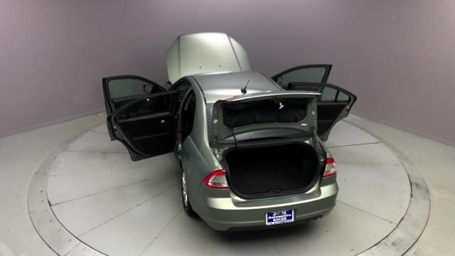 Used Mercury Milan 4dr Sdn I4 FWD 2008 | J&M Automotive Sls&Svc LLC. Naugatuck, Connecticut Used Mercury Milan 4dr Sdn I4 FWD 2008 | J&M Automotive Sls&Svc LLC. Naugatuck, Connecticut