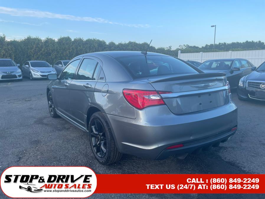 Used Chrysler 200 4dr Sdn Limited 2013 | Stop & Drive Auto Sales. East Windsor, Connecticut