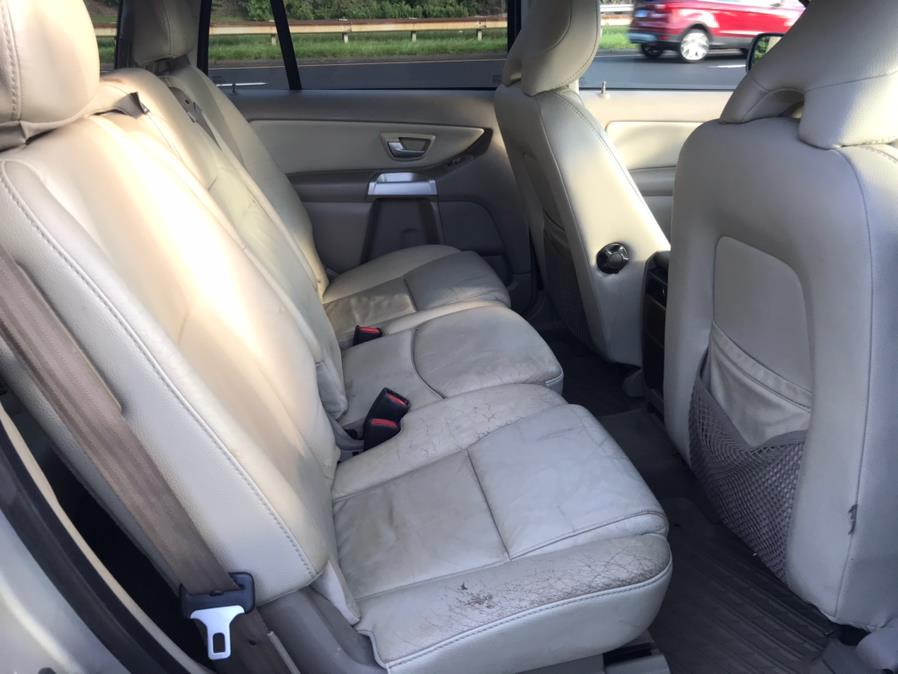 Used Volvo XC90 4dr 2.5L Turbo AWD w/Sunroof/3rd 2005 | Main Auto of Berlin. Berlin, Connecticut Used Volvo XC90 4dr 2.5L Turbo AWD w/Sunroof/3rd 2005 | Main Auto of Berlin. Berlin, Connecticut