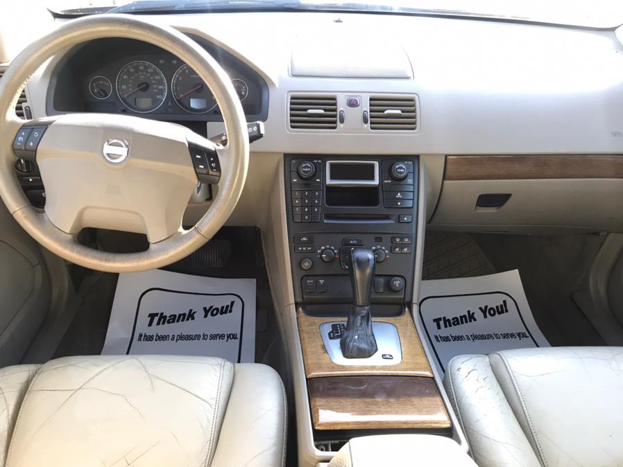 Used Volvo XC90 4dr 2.5L Turbo AWD w/Sunroof/3rd 2005 | Main Auto of Berlin. Berlin, Connecticut Used Volvo XC90 4dr 2.5L Turbo AWD w/Sunroof/3rd 2005 | Main Auto of Berlin. Berlin, Connecticut