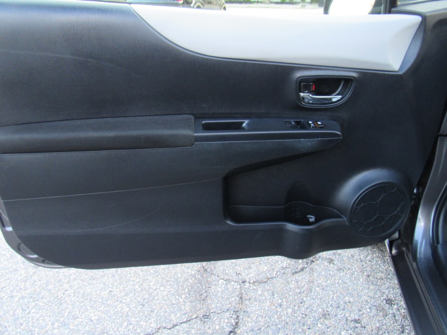 2013 Toyota Yaris LE, available for sale in Worcester, Massachusetts | Hilario's Auto Sales Inc.. Worcester, Massachusetts 2013 Toyota Yaris LE, available for sale in Worcester, Massachusetts | Hilario's Auto Sales Inc.. Worcester, Massachusetts