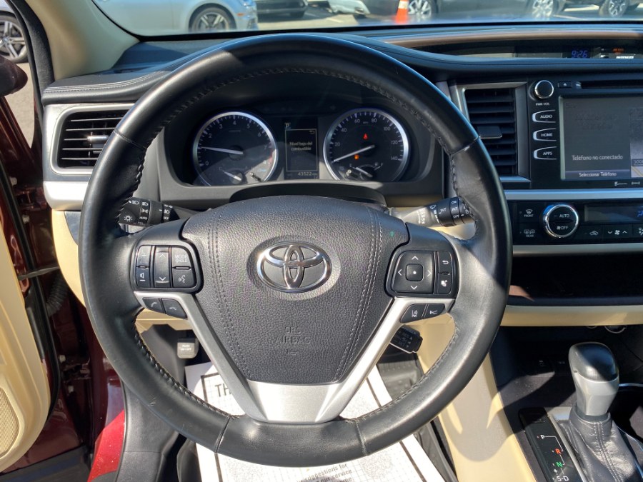 Used Toyota Highlander XLE V6 AWD (Natl) 2018 | Inman Motors Sales. Medford, Massachusetts Used Toyota Highlander XLE V6 AWD (Natl) 2018 | Inman Motors Sales. Medford, Massachusetts