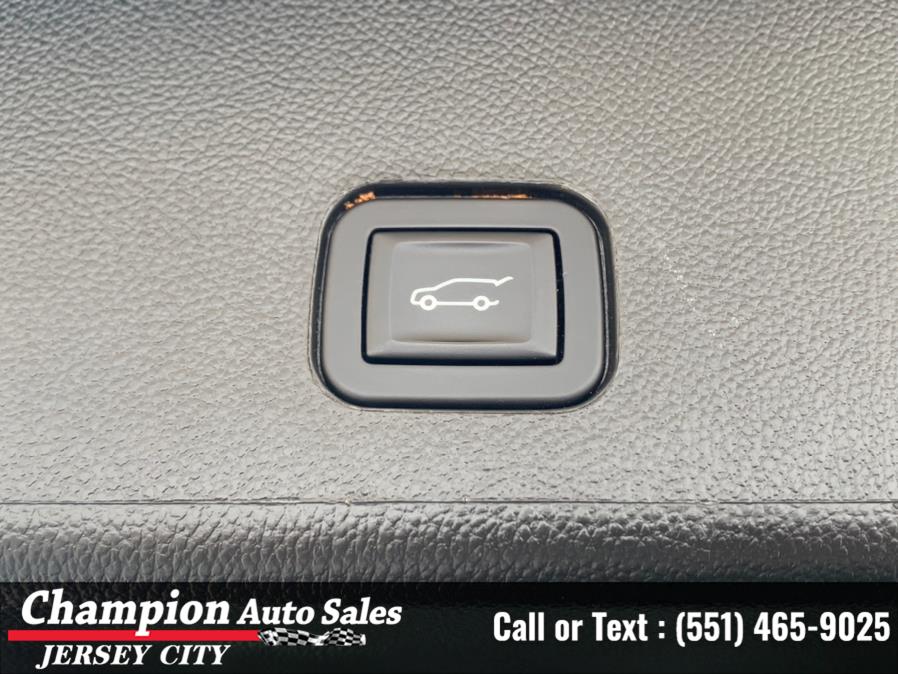 Used Cadillac SRX AWD 4dr Luxury Collection 2012 | Champion Auto Sales of JC. Jersey City, New Jersey Used Cadillac SRX AWD 4dr Luxury Collection 2012 | Champion Auto Sales of JC. Jersey City, New Jersey