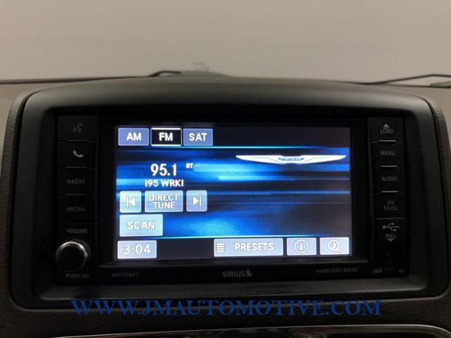 Used Chrysler Town & Country 4dr Wgn Touring 2014 | J&M Automotive Sls&Svc LLC. Naugatuck, Connecticut Used Chrysler Town & Country 4dr Wgn Touring 2014 | J&M Automotive Sls&Svc LLC. Naugatuck, Connecticut