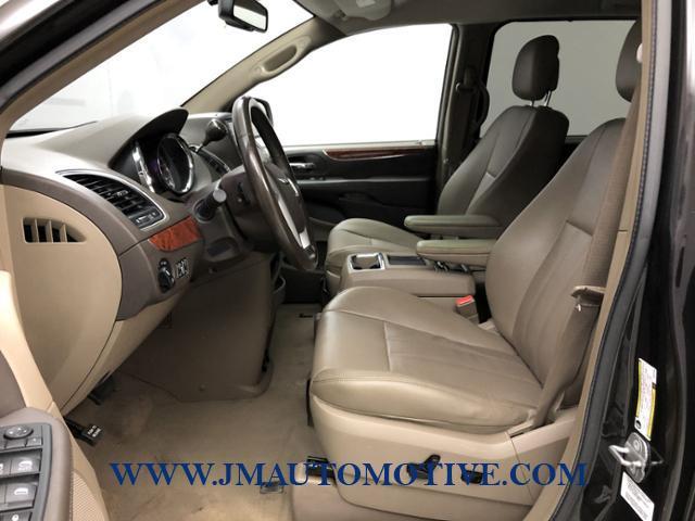 Used Chrysler Town & Country 4dr Wgn Touring 2014 | J&M Automotive Sls&Svc LLC. Naugatuck, Connecticut Used Chrysler Town & Country 4dr Wgn Touring 2014 | J&M Automotive Sls&Svc LLC. Naugatuck, Connecticut